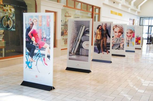 Standee là gì