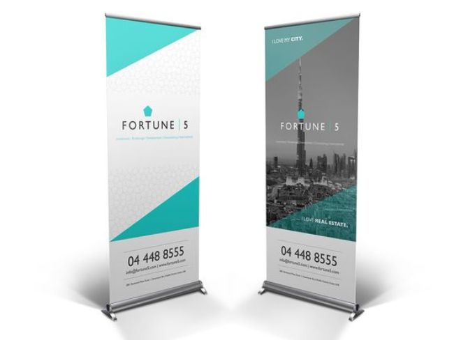 Standee là gì
