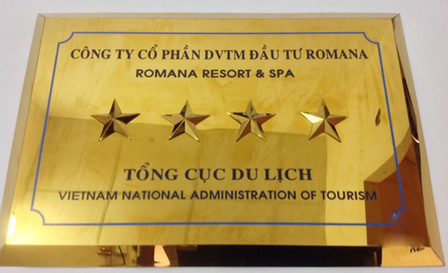 Biển inox ăn mòn có độ thẩm mỹ cao nhờ độ bóng đẹp mắt