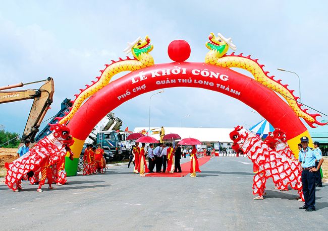 Cổng chào hơi tuy có giá thành rẻ nhưng độ bền không cao