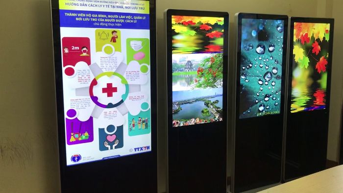 Standee đế nước có thiết kế chắc chắn
