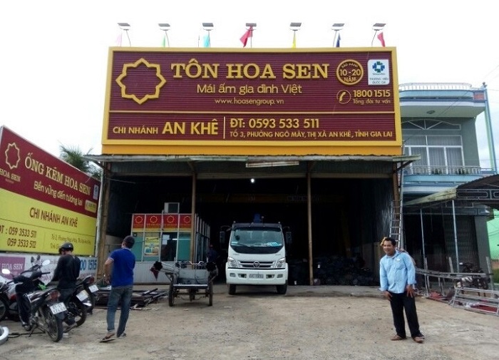 Mẫu bảng hiệu cửa hàng vật liệu xây dựng Tôn Hoa Sen