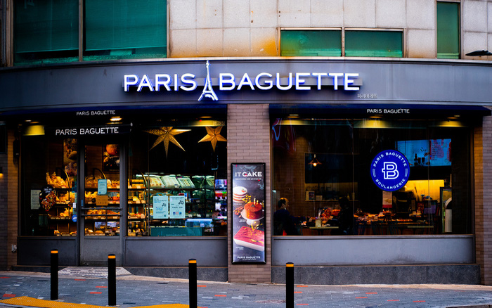 Mẫu bảng hiệu bánh kem Paris Baguette Việt Nam