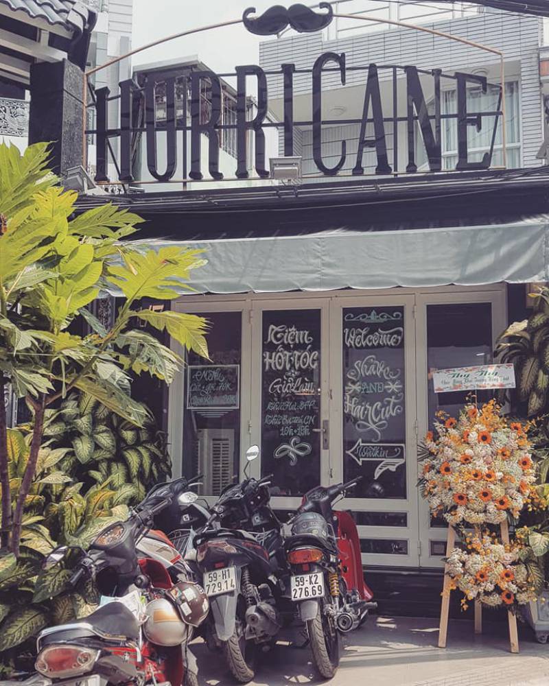 Bảng hiệu barbershop - Hurricane Barber Shop