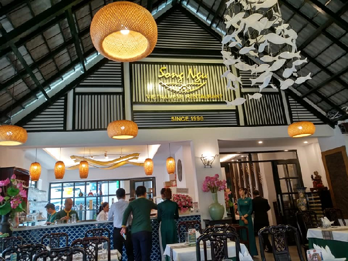 Mẫu bảng hiệu nhà hàng đẹp - Nhà hàng Song Ngư