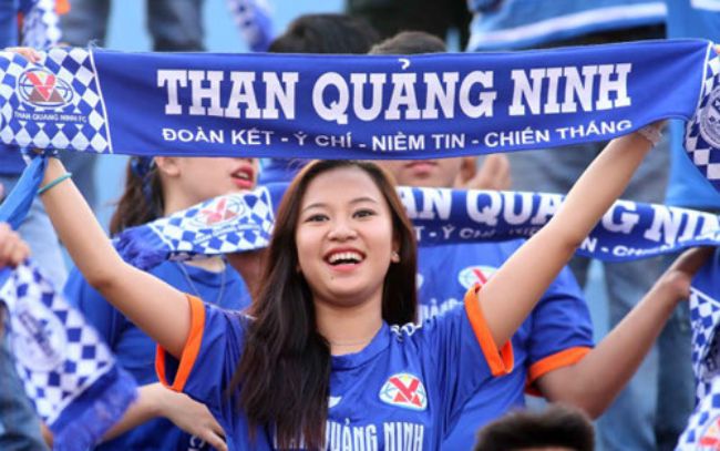 Băng rôn cổ vũ bóng đá câu lạc bộ Than Quảng Ninh