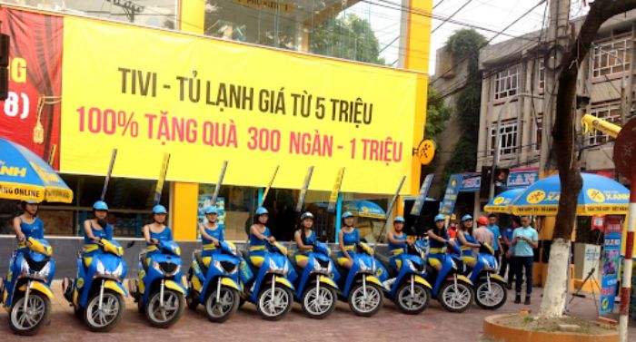 Dàn Sh được dán decal màu xanh nổi bật nêu bật đặc trưng của thương hiệu