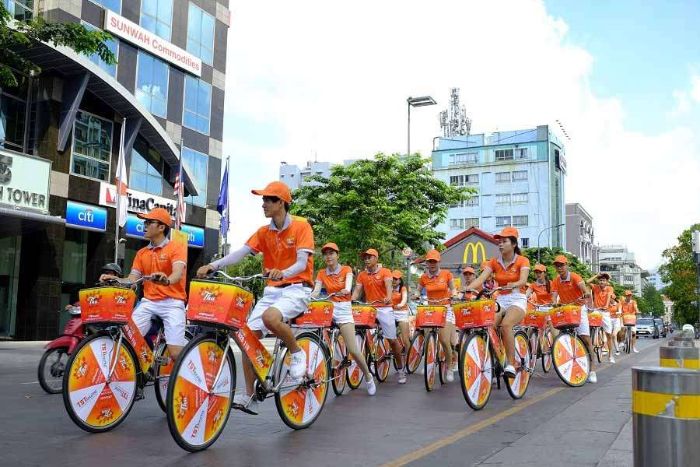 Nhân sự sẽ mặc đồng phục để mang lại sự đồng bộ cao, tăng hiệu quả thu hút và nổi bật
