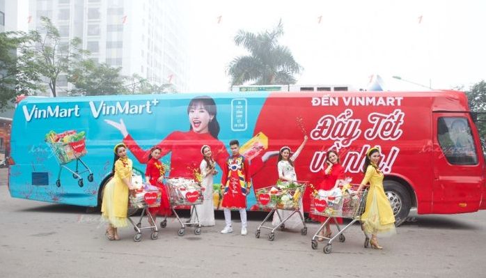 Roadshow náo động tại chỗ mang phong cách đón Tết