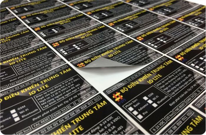 Decal kim loại được dùng làm các loại tem nhãn cho sản phẩm.