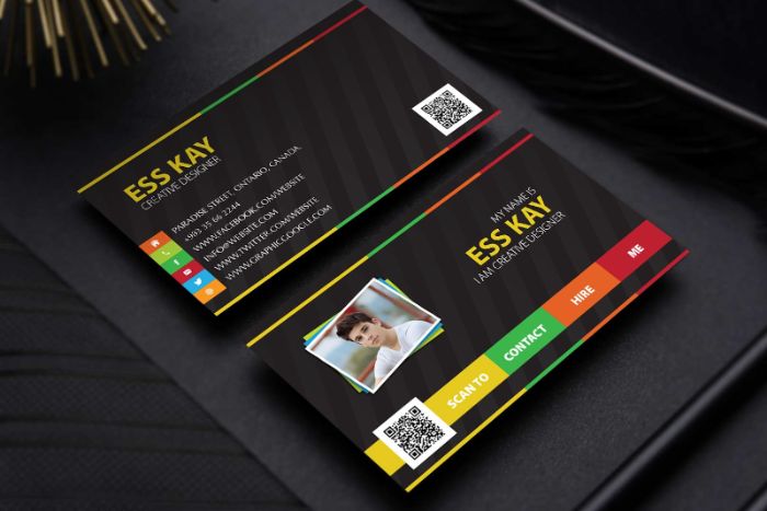 Đặc điểm nổi bật của FreeLogoServices là chúng có thể phân loại và sắp xếp danh thiếp theo các nhóm ngành