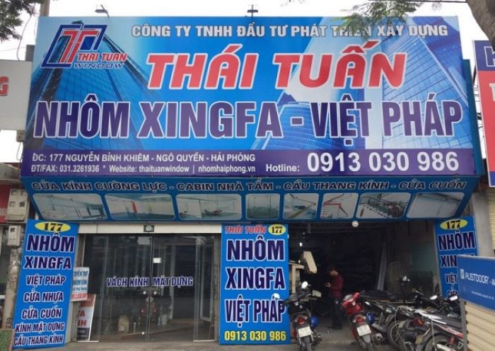 Top 20+ Mẫu Bảng Hiệu Nhôm Kính Đẹp 